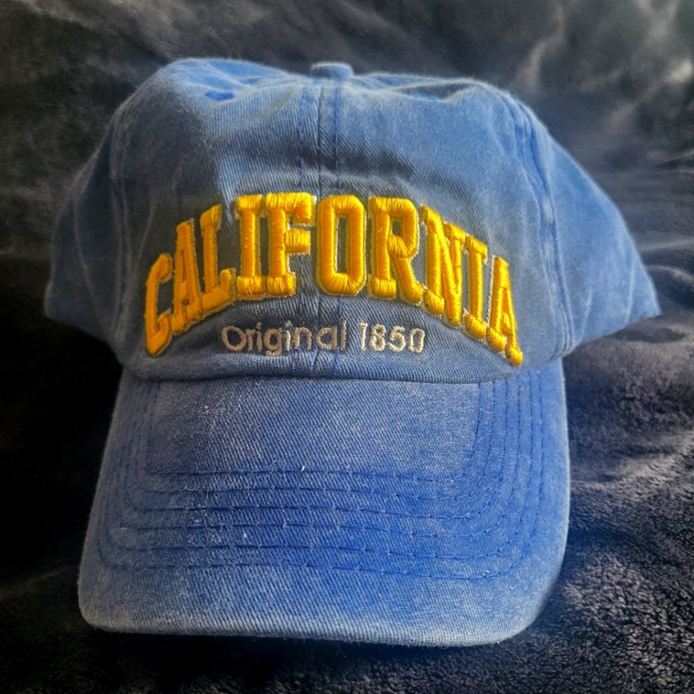 California Original 1850 Blue Cap Robin Ruth